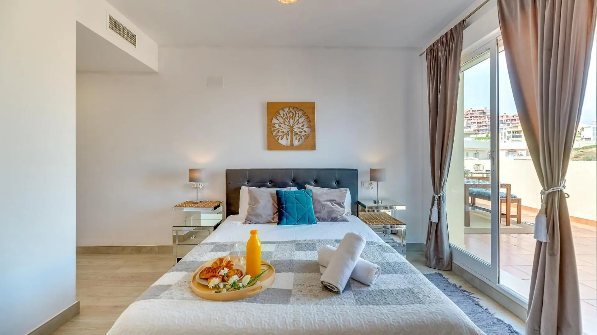 Huge Penthouse Seaviews Gateaway Apartment Mijas